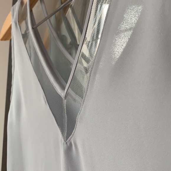 🦄 * 3/$10 * ASOS sleeveless v-neck blouse - Picture 4 of 8